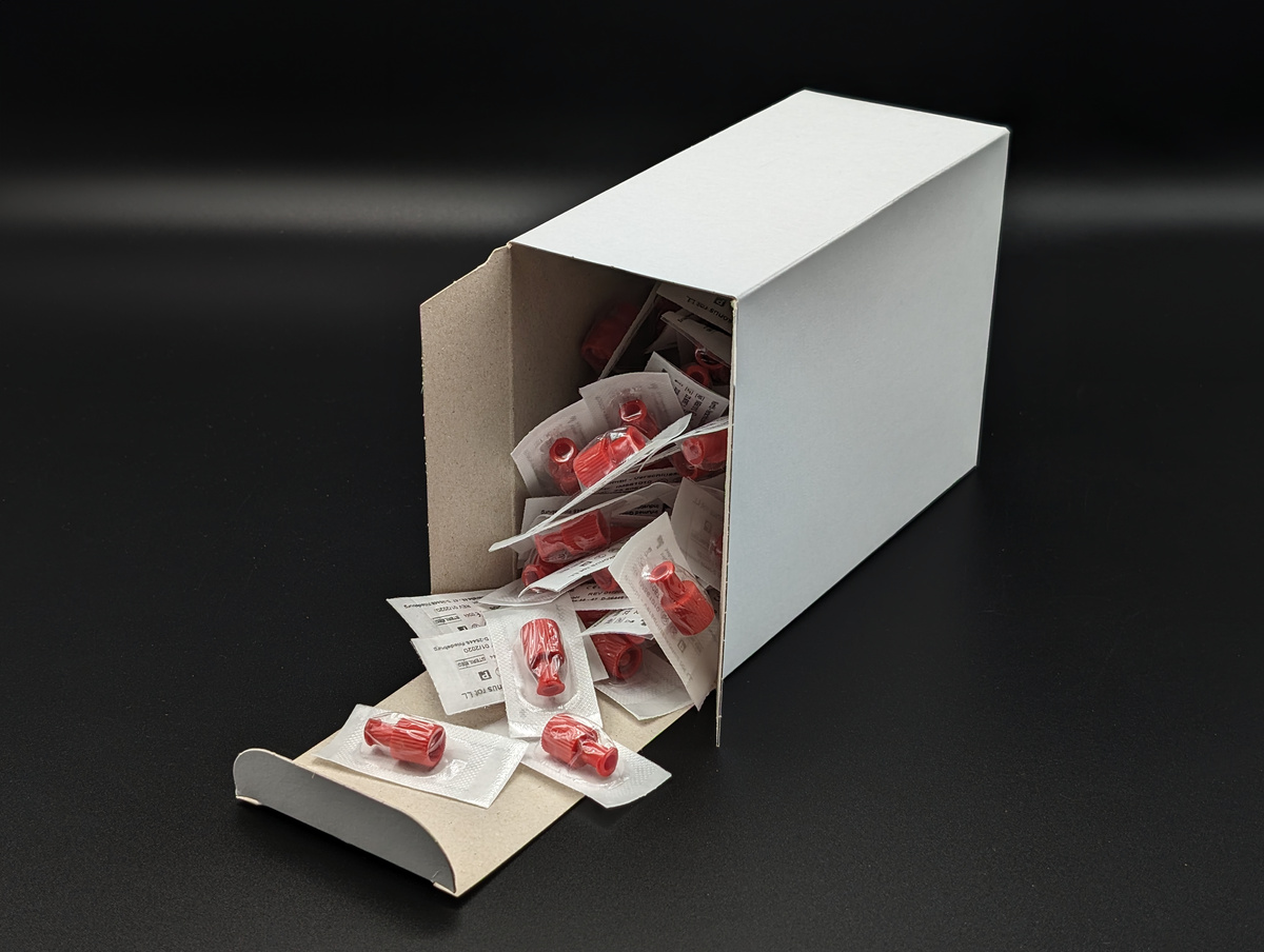 Universal-Verschlusskappe rot (Rotkäppchen) (Schachtel mit 100 Stück)