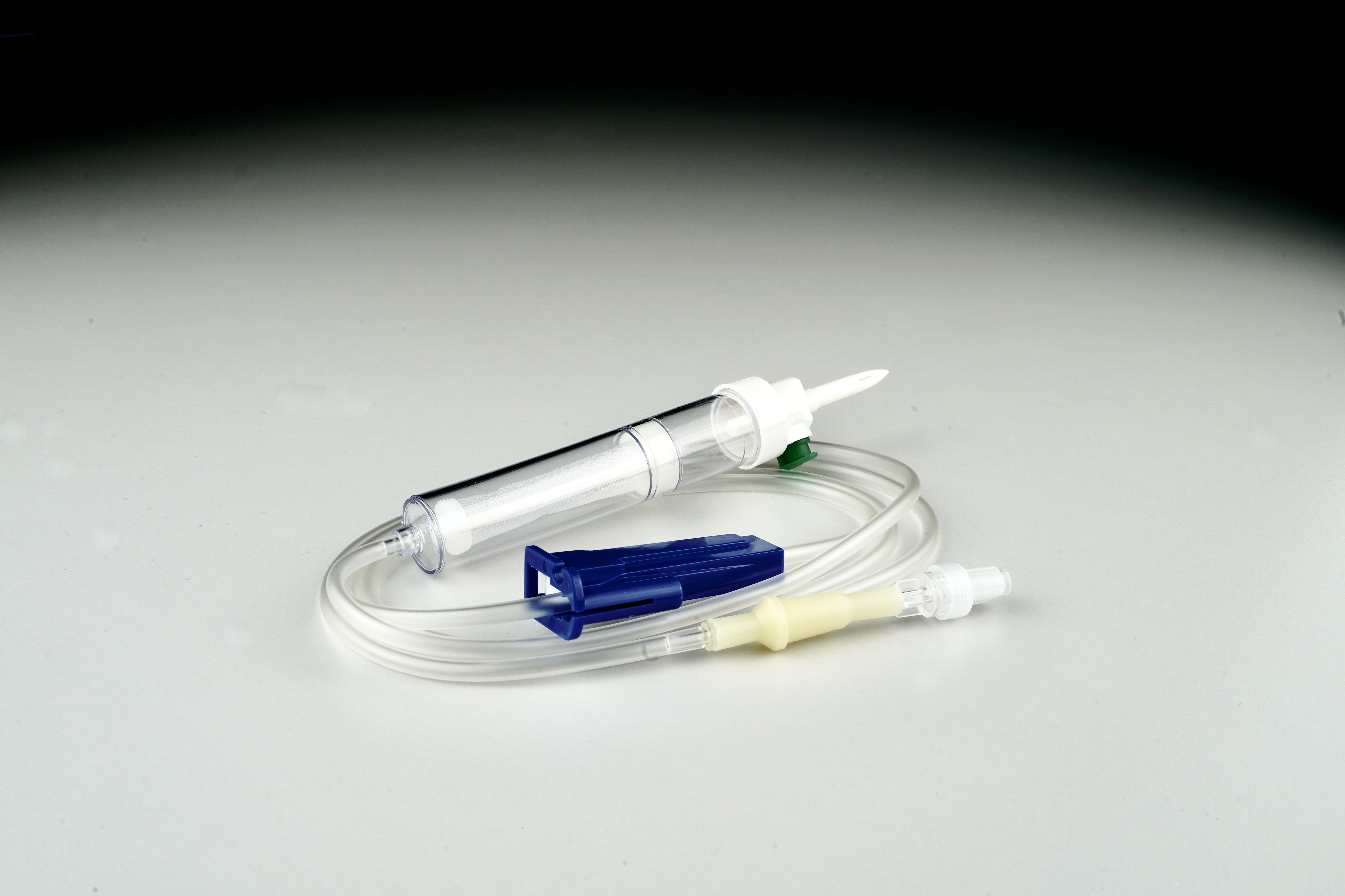 Transfusionsgerät "Hemomed 60111" ohne Belüftung; ohne Latex (Karton mit 100 Transfusionsgeräten)